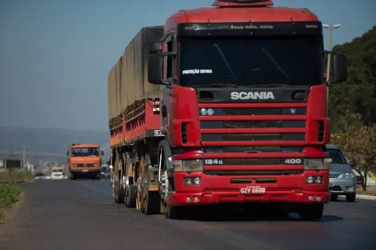 Setor de transportes e postos em Minas repercutem medidas contra alta do diesel