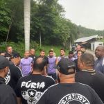 Organizada do Botafogo se reúne com líderes do elenco no CT antes de clássico