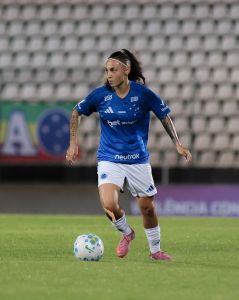 Ana Flávia em ação pelo Cruzeiro
