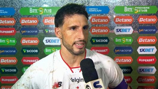 Calleri dedica vitória do São Paulo a Roger Machado e Hernán Crespo
