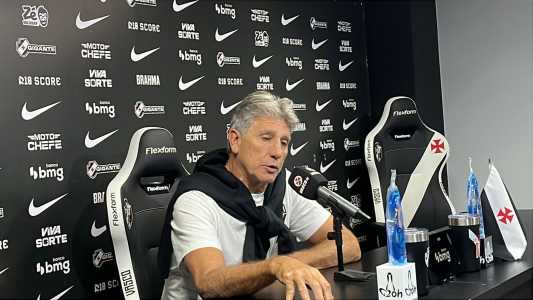 Renato Gaúcho falou sobre o gramado de São Januário