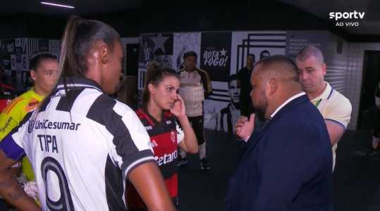 Botafogo x Flamengo, pelo Brasileiro Feminino, atrasou por motivo inusitado