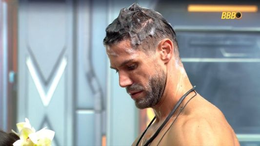 Jonas na fila da Máquina do Poder do BBB 26