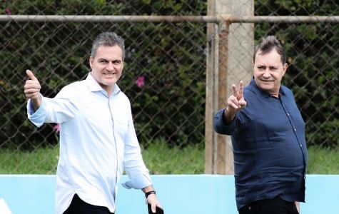 Bruno Spindel, executivo de futebol, e Pedro Lourenço, presidente da SAF, durante treino do Cruzeiro