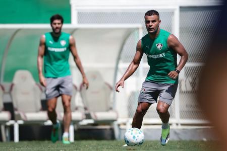 Emprestado pelo São Paulo, Alisson treina no Fluminense