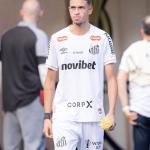 Santos informa grave lesão de lateral-esquerdo; saiba detalhes