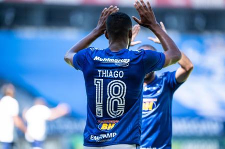 Igor Thiago celebra gol pelo Cruzeiro em 2020