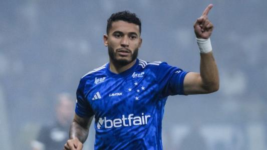 William é um dos titulares do Cruzeiro de Artur Jorge