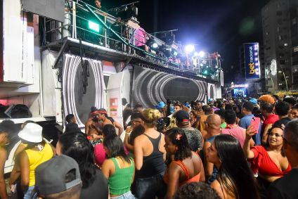 Xand Harmonia agita foliões