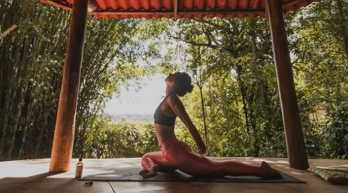Yin Yoga, escalda pé e automassagem estão no roteiro do Espaço SamtoShala Yin Yoga, escalda pé e automassagem estão no roteiro do Espaço SamtoShala