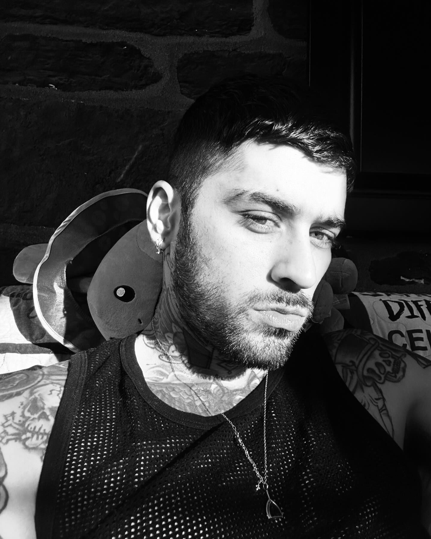 Zayn Malik, ex-One Direction, revela tracklist do novo álbum 'KONNAKOL'