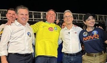 Zema e Bolsonaro dividem palanque em apoio a candidato do PL à prefeitura de Cuiabá