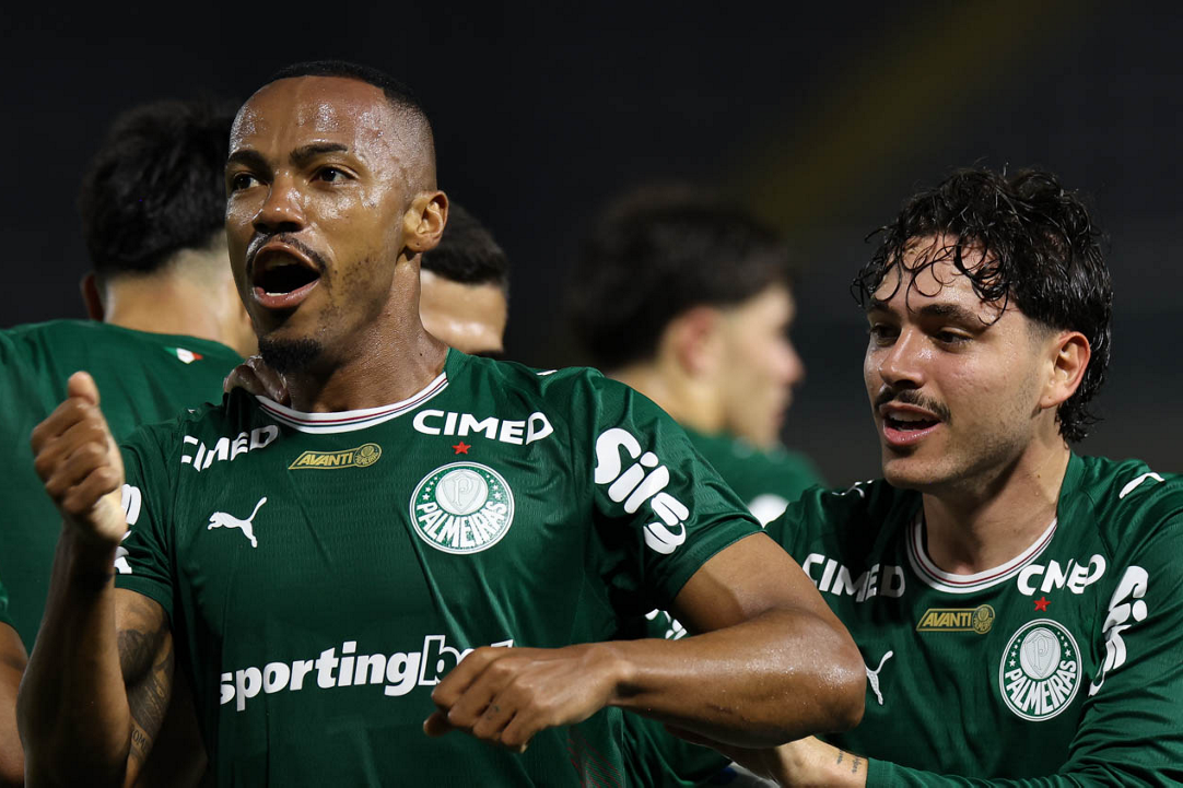 Palmeiras alcança marca histórica na Arena Barueri, e Marlon Freitas reage