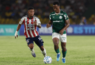 Palmeiras sai atrás, mas busca empate com Junior na estreia da Libertadores