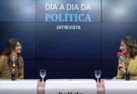 Estilista comanda projeto em cadeias e critica sistema: 'fracasso multimilionário'