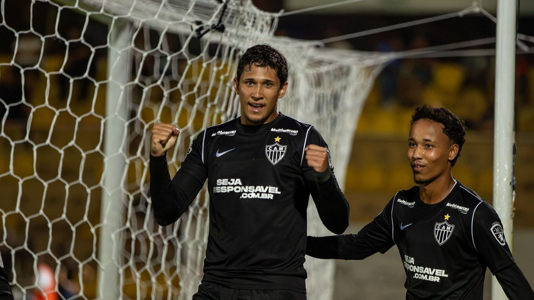 Atlético renova contrato de atacante destaque das categorias de base