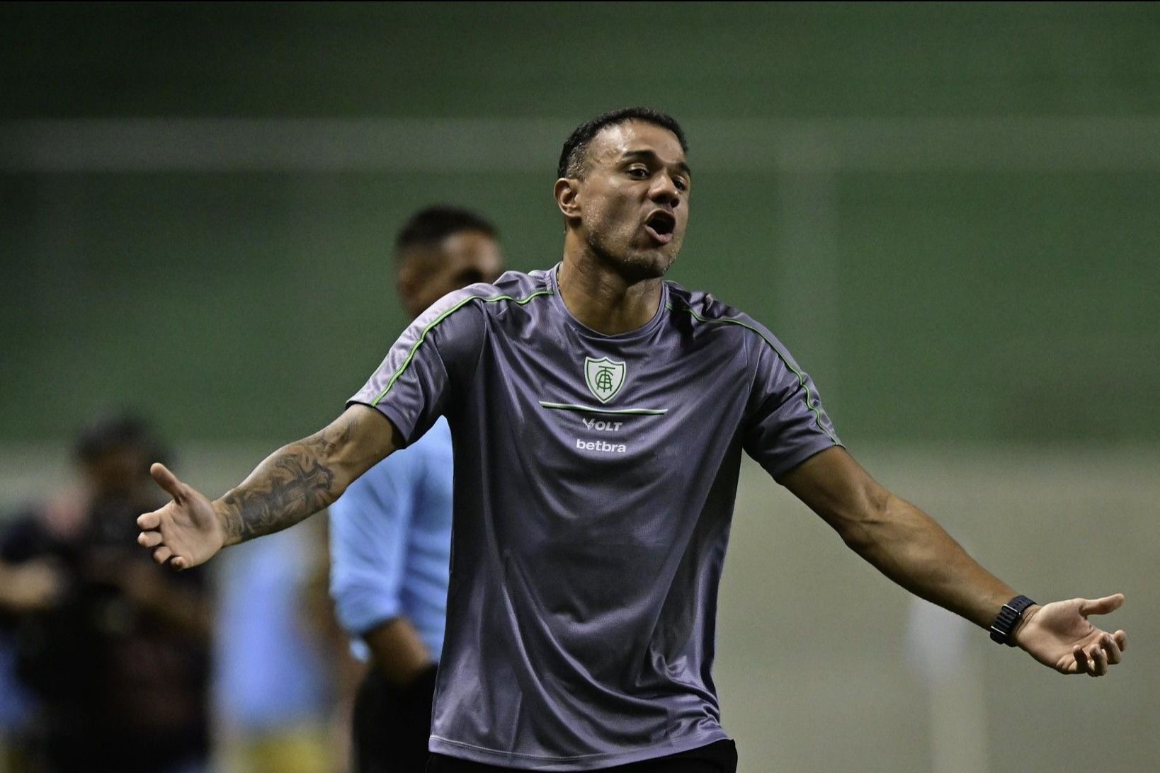 América tem nove jogadores entregues ao DM antes de duelo com Ponte Preta