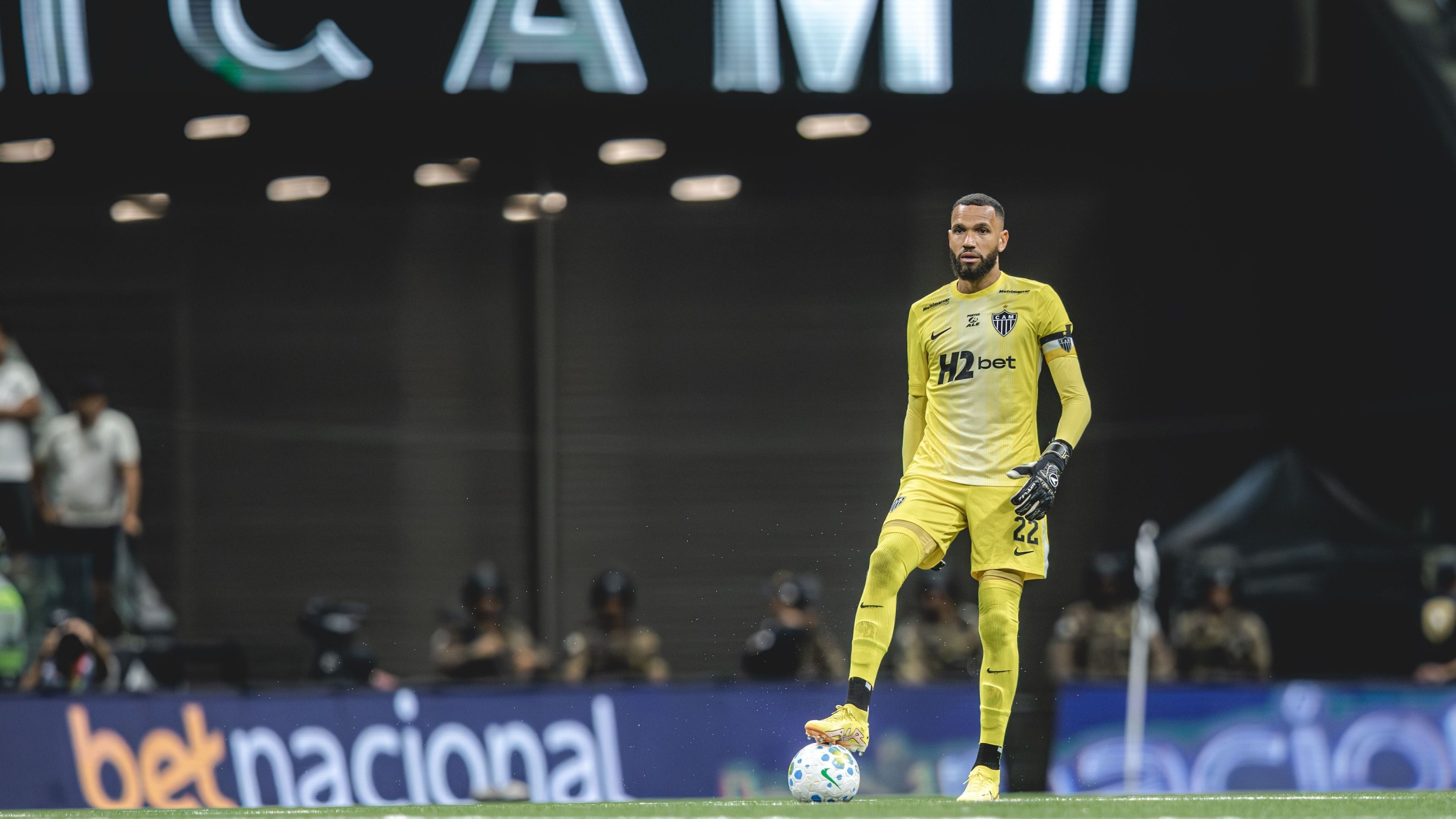 Everson iguala Victor e alcança marcas históricas pelo Atlético