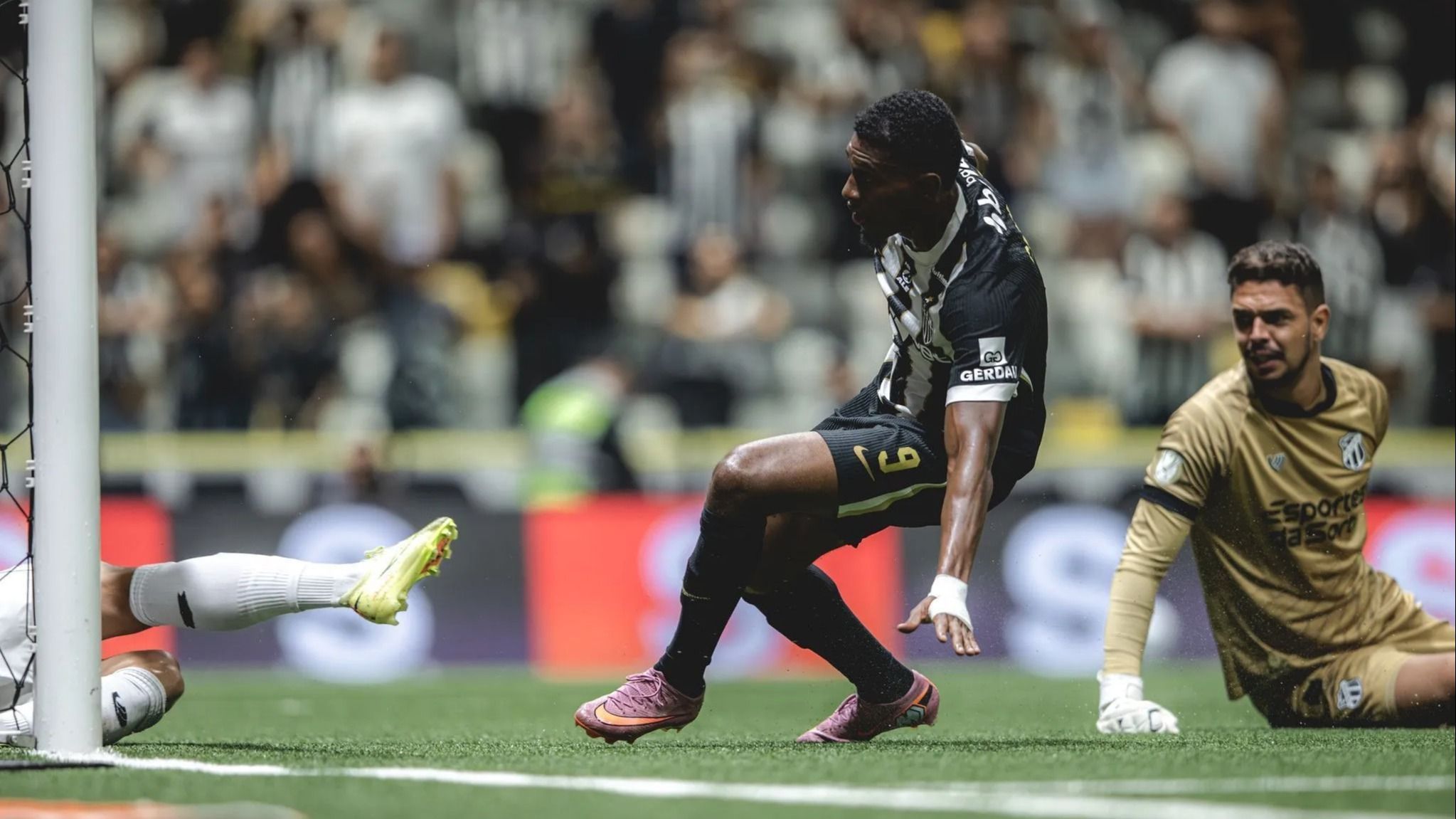 Atlético vence Ceará e abre vantagem na Copa do Brasil
