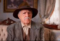 Ary Fontoura vai à Justiça pedir imóvel de volta após dívida de inquilina