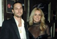 Ex-marido de Britney Spears reage à internação voluntária da cantora