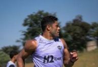 Em negociação com o Fluminense, Hulk participa de treino com grupo do Atlético