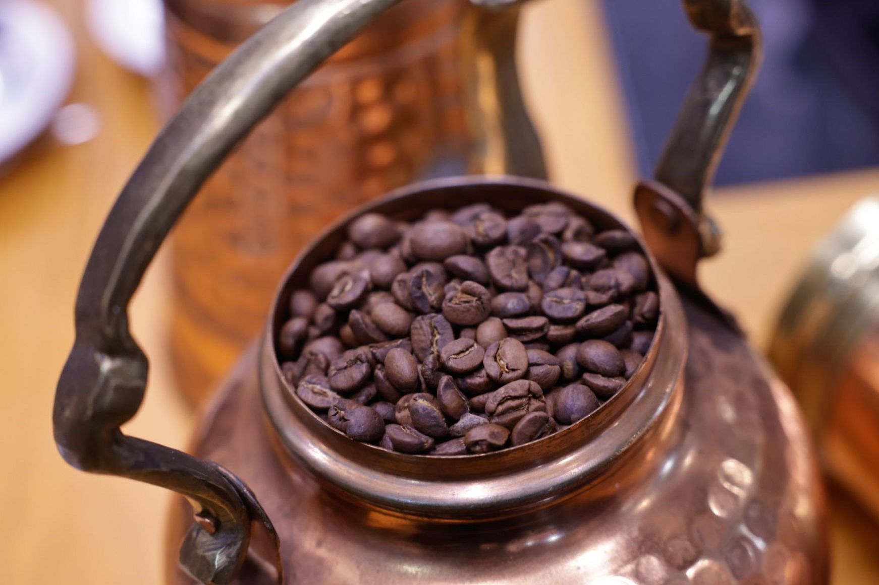 Preço do café arábica ignora safra recorde e sobe; Robusta sente pressão da colheita