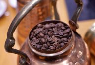 Preço do café arábica ignora safra recorde e sobe; Robusta sente pressão da colheita