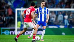 Porto empata com Forest pela Liga Europa em jogo marcado por gol contra bizarro