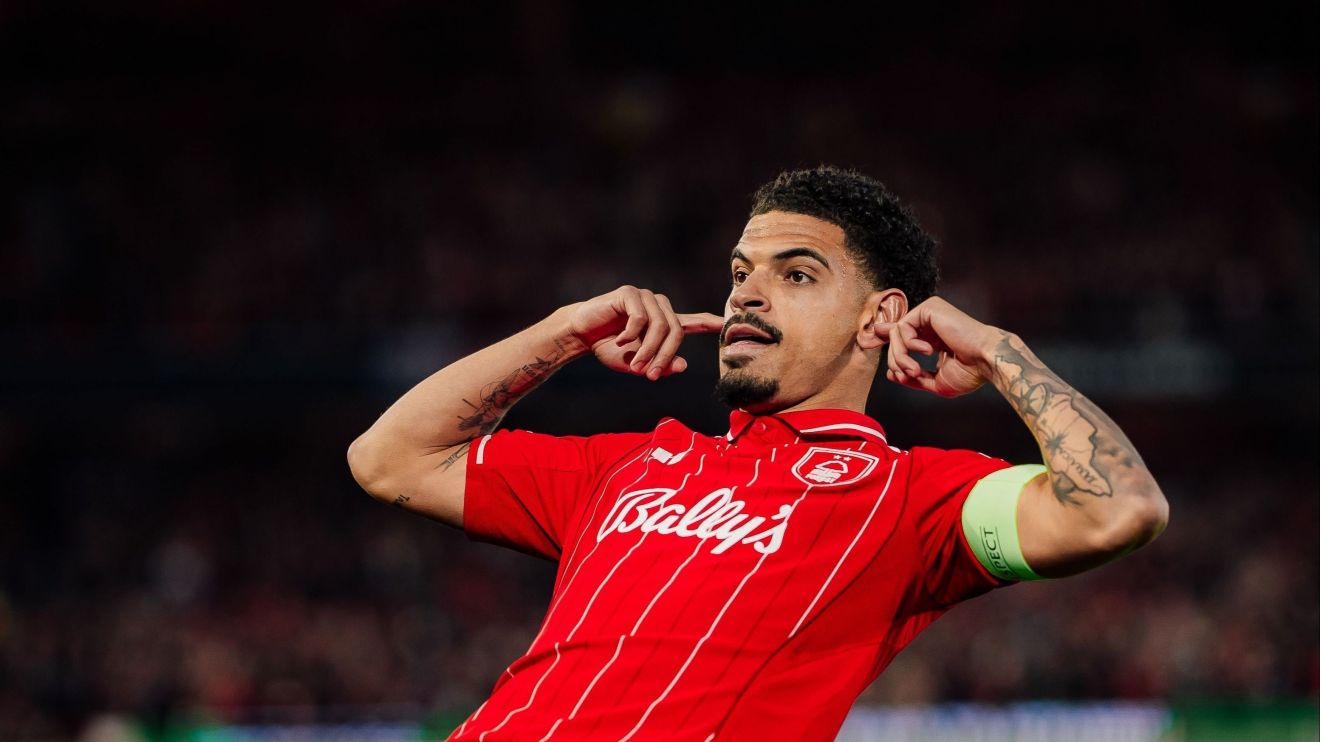 Forest faz valer mando de campo, vence Porto e avança às semis da Liga Europa