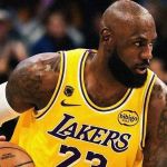 LeBron James faz história ao lado do filho em vitória dos Lakers na NBA