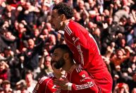 Van Dijk decide no fim, e Liverpool vence clássico com Everton pela Premier League