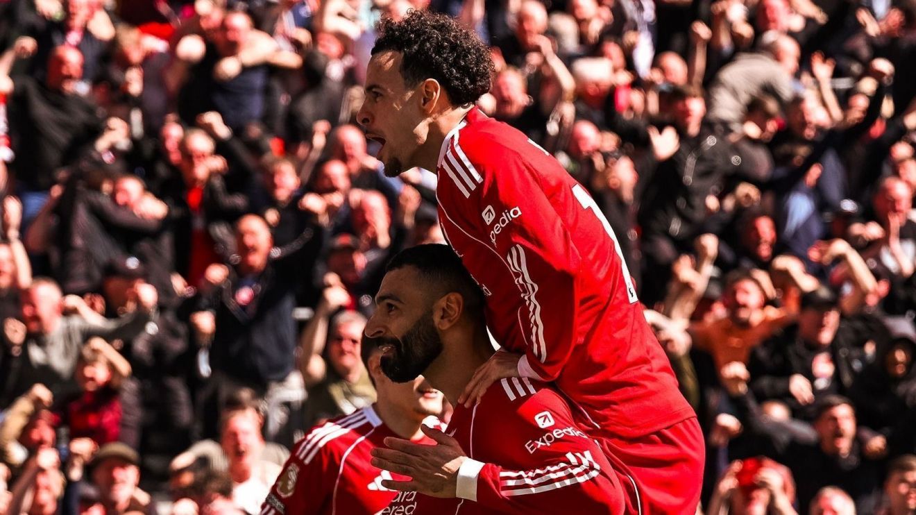Van Dijk decide no fim, e Liverpool vence clássico com Everton pela Premier League