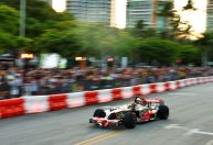 McLaren fecha as ruas de Miami em evento com carros icônicos da equipe
