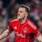 Forest vence Aston Villa e sai na frente por vaga na final da Liga Europa