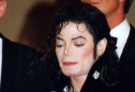 Michael Jackson enfrenta novas acusações de abuso sexual