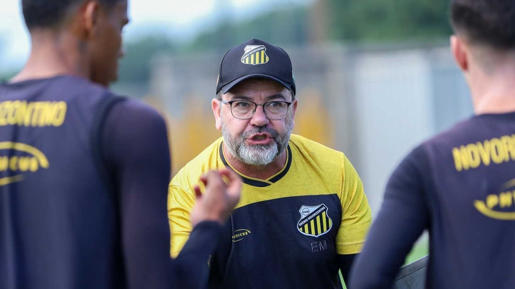 Enderson Moreira projeta reencontro com América pela Série B do Brasileiro