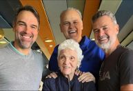 Oscar Schmidt recebeu homenagem de Tadeu Schmidt dias antes de morrer