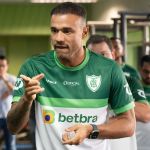 Roger Silva, novo treinador do América, toma decisão para duelo na Copa Sul-Sudeste