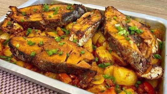 Peixe assado com batata • YouTube/ Reprodução