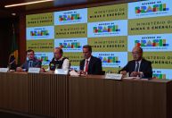 Alta dos combustíveis leva governo a lançar novo pacote para segurar preços ao consumidor