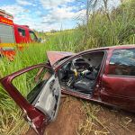 Acidente entre carro e caminhão deixa ferido na saída de Varginha