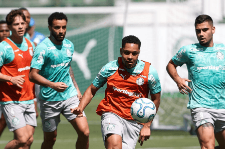 Vitor Roque deve retornar aos relacionados do Palmeiras