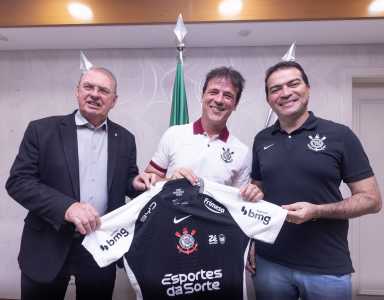 Fernando Diniz foi anunciado como novo treinador do Corinthians