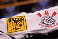 Corinthians homenageia Oscar Schmidt antes de jogo contra Vasco