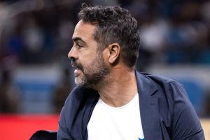 'Era Artur Jorge' completa um mês no Cruzeiro, e técnico faz balanço; confira