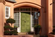 Feng Shui: o que diz a prática chinesa sobre a porta de entrada da casa