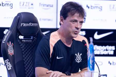Fernando Diniz, técnico do Corinthians