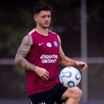 Corinthians: Garro se destaca em treino, e Diniz mira recuperação do meia