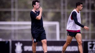 Em estreia de Diniz, Corinthians visita Platense pela Copa Libertadores